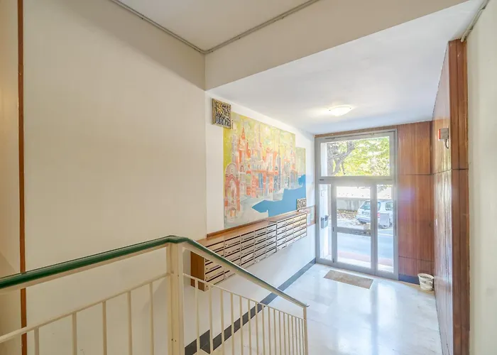 Guesthost - Vega Flat Апартаменты