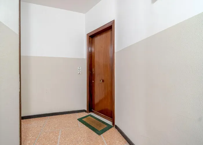 Guesthost - Vega Flat Апартаменты