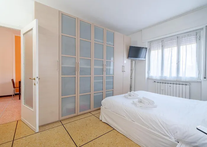 Guesthost - Vega Flat *